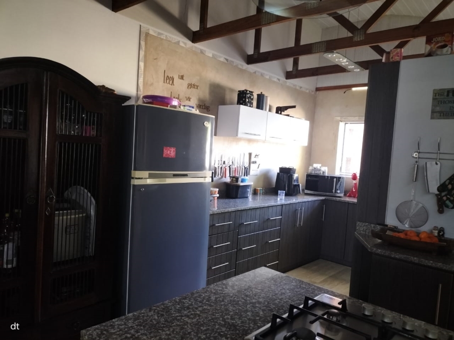 5 Bedroom Property for Sale in Fraaiuitsig Western Cape